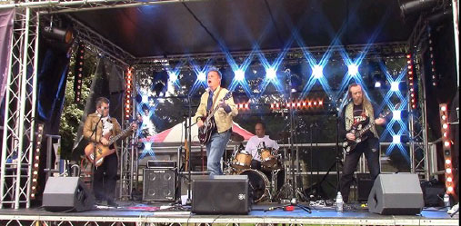 broadband on the music stage at thame food festival